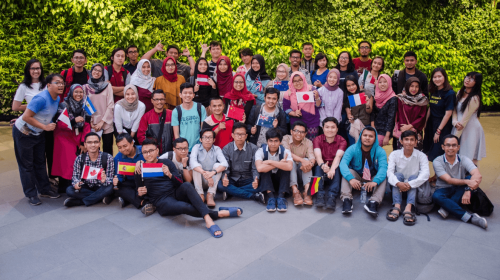 Lincah Berbahasa Asing dengan Polyglot Indonesia